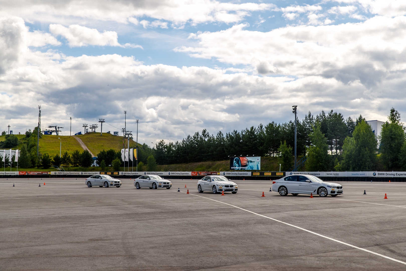 Bmw m driving experience. Бмв драйв экспириенс. Bmw m driving experience. Сорочаны бмв. Bmw driving experience.